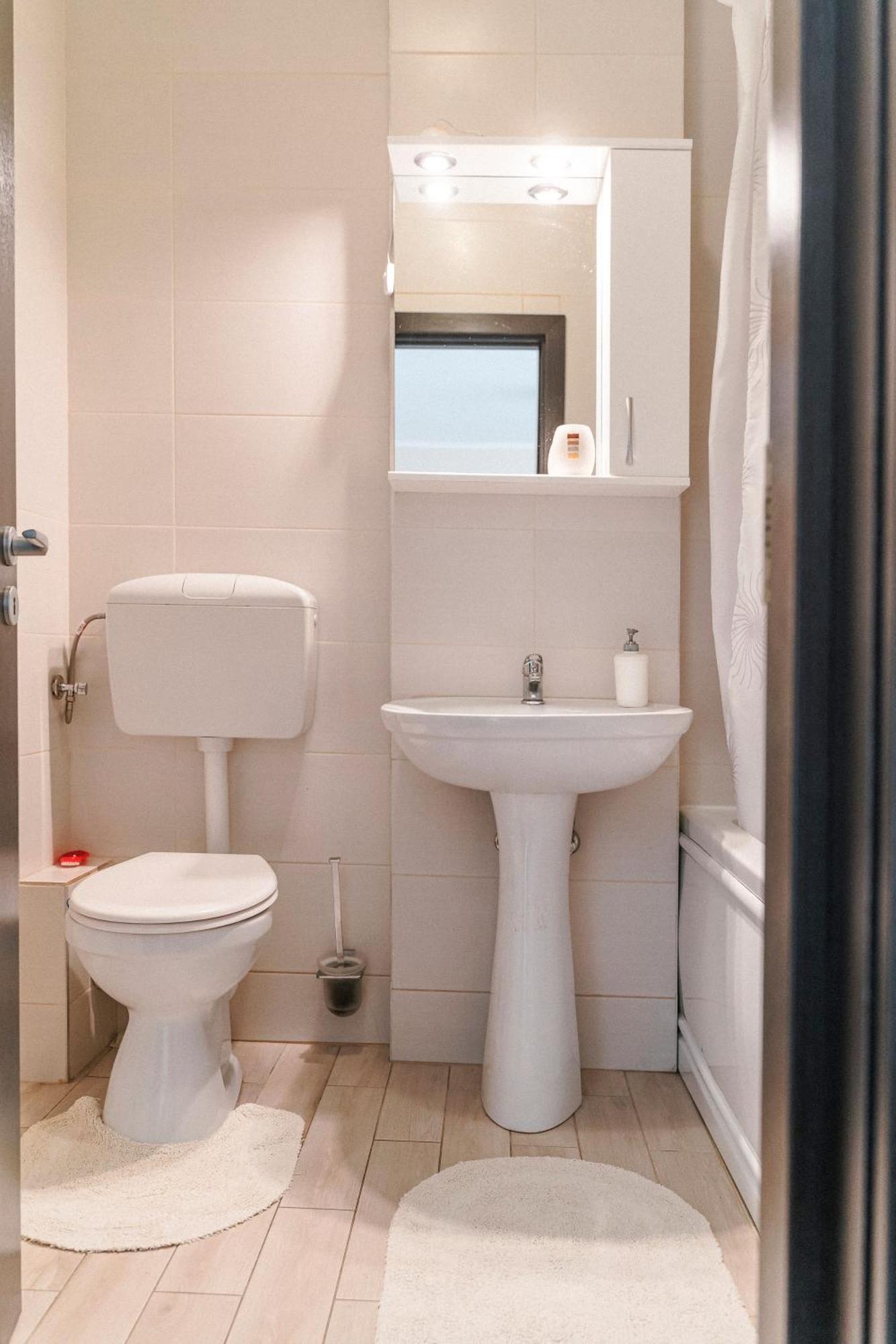 M&M Apartment Oradea Eksteriør billede